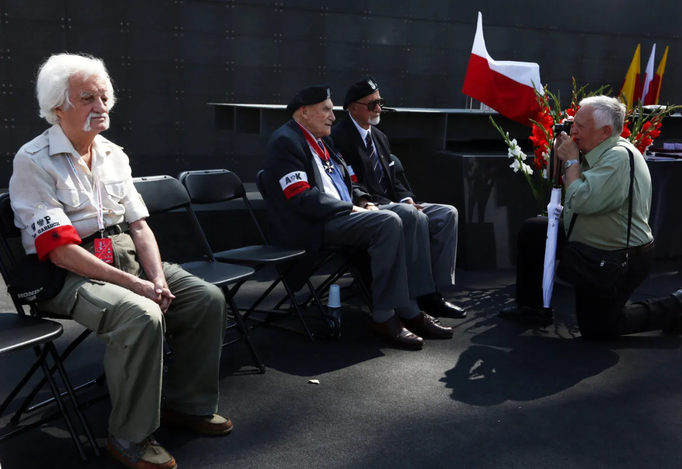 1873880-od-lewej-rysownik-henryk-jerzy.jpg