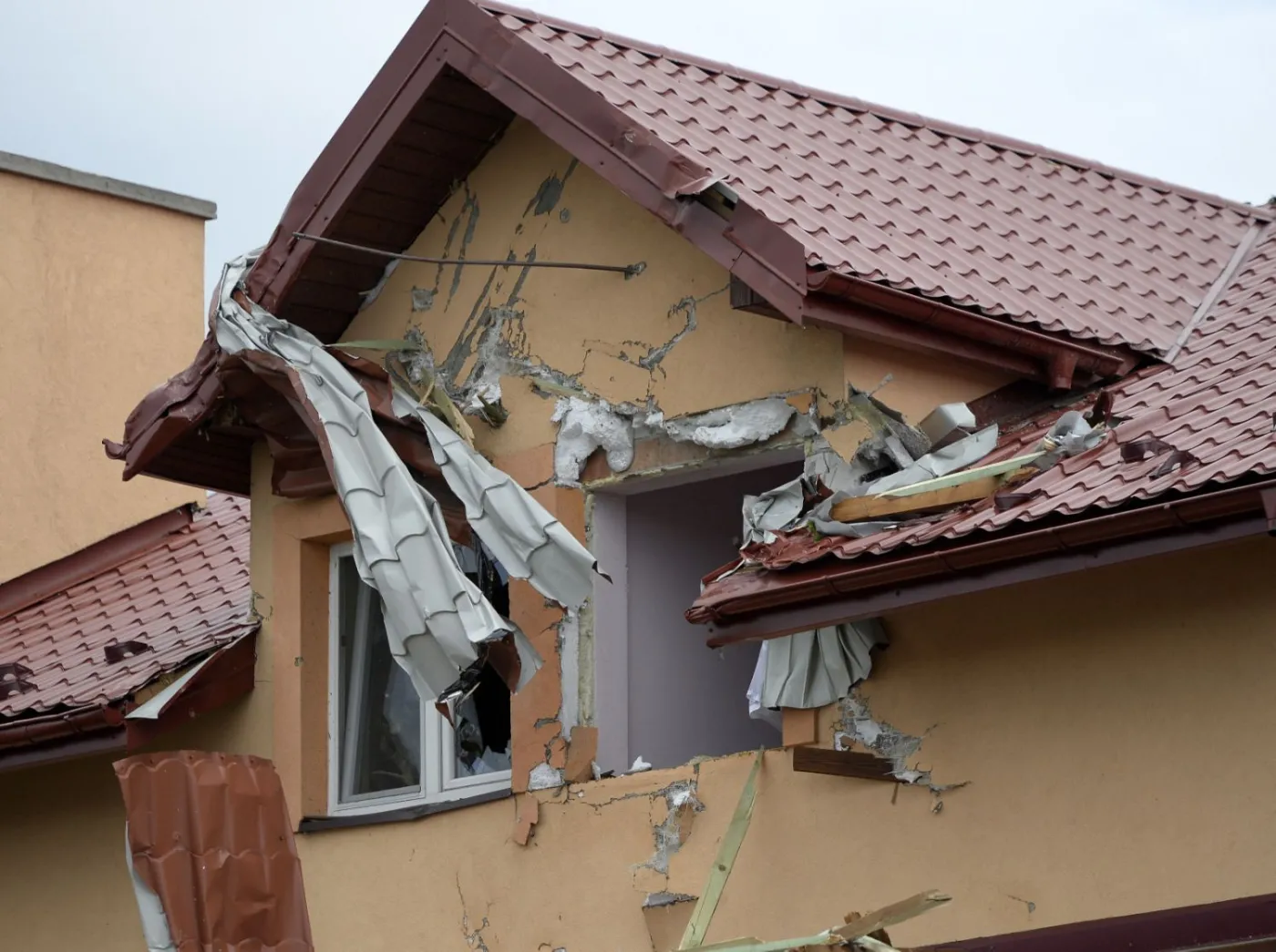Burze nad Polską: Zerwane dachy i zalane domy