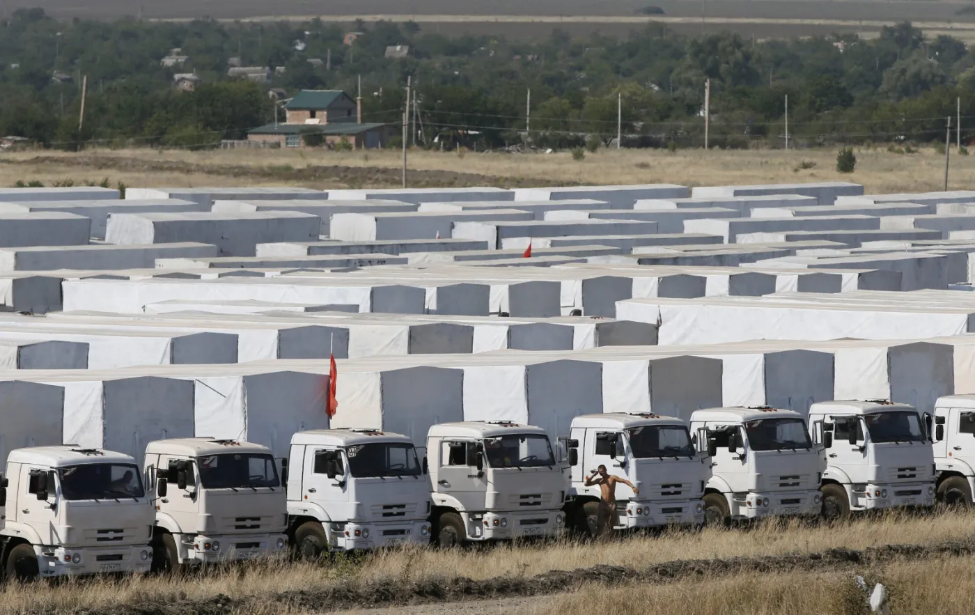 Pomoc humanitarna dla Ukrainy: wciąż nie wiadomo co znajduje się w rosyjskim konwoju
