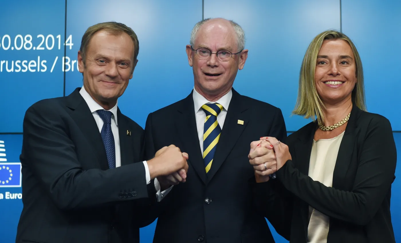 Wyjazd Tuska do Brukseli nie zakończy wojny polsko-polskiej