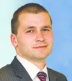 Radwan: Szeregowy nie nosi teczki ministrowi
