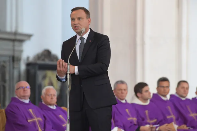 Prezydent: Pogrzeb „Inki” i „Zagończyka” przywraca godność państwu