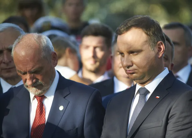 Sondaż CBOS: 57 proc. ankietowanych krytycznie ocenia prace parlamentu. Popularność Dudy niezmienna