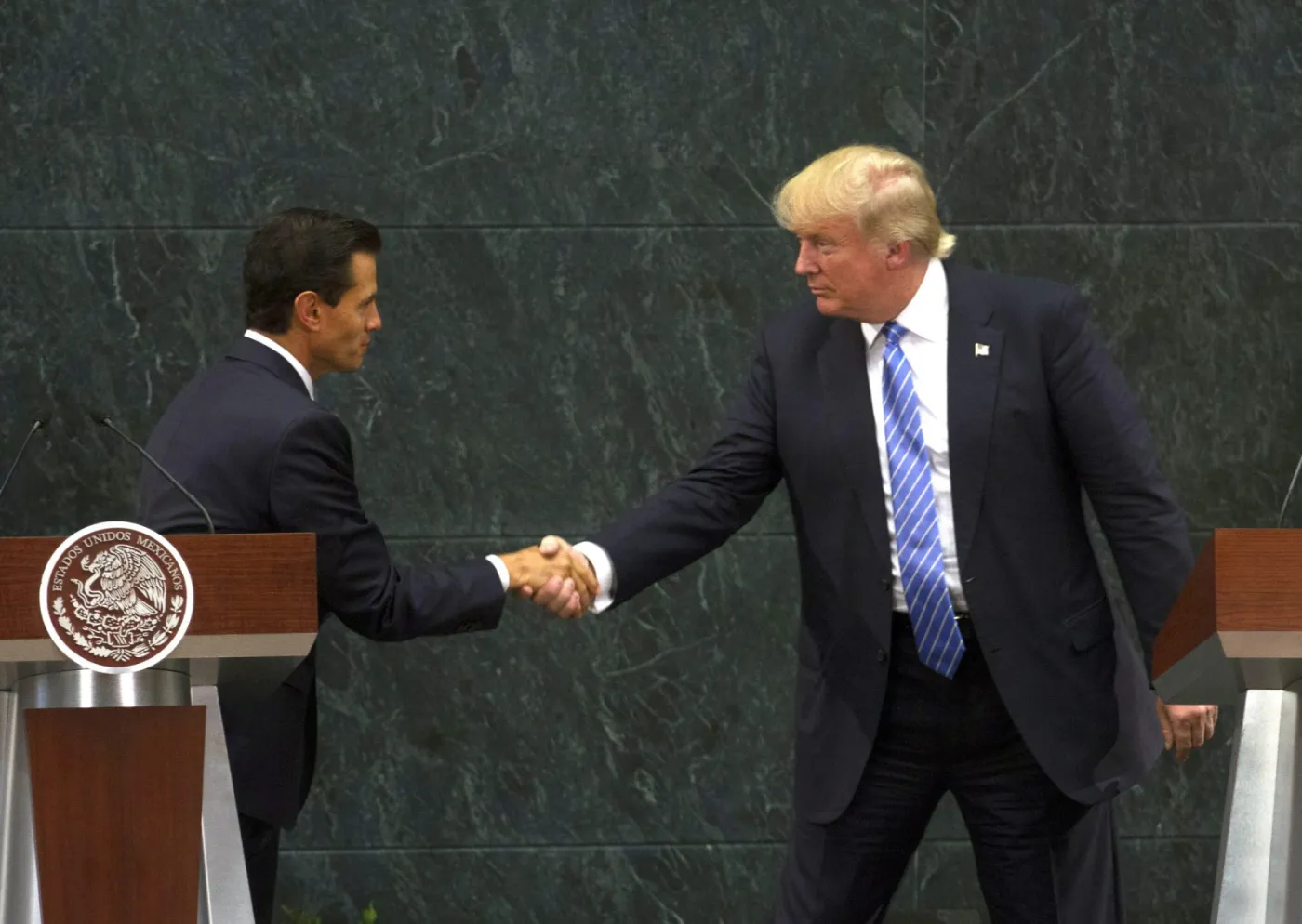 Trump potwierdza plan budowy muru na granicy z Meksykiem