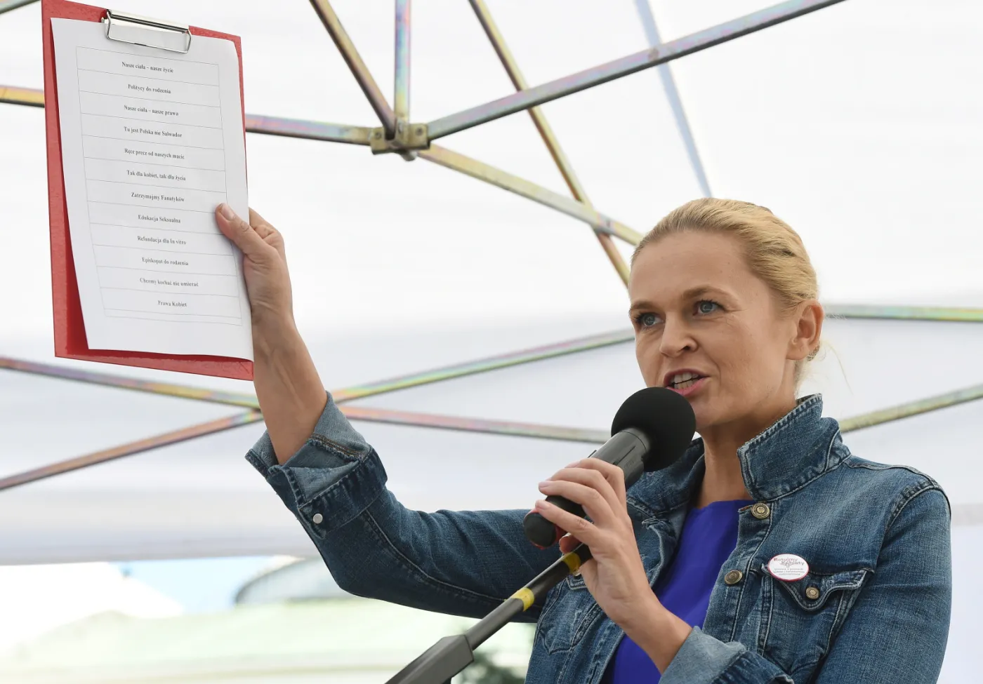 "Chcemy lekarzy, nie policjantów". Przed Sejmem demonstracja przeciw projektowi "Stop aborcji"
