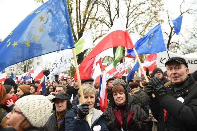 Rozpoczął się marsz "KOD Niepodległości"