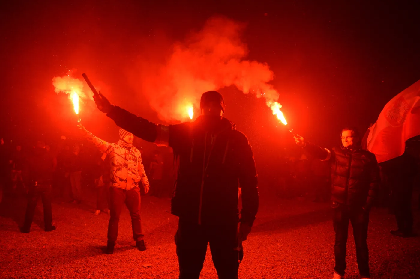 2720479-uczestnicy-marszu-niepodleglosci.jpg