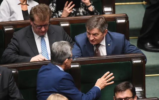Emerytury Dudy w Sejmie: Kukiz'15 za obniżeniem wieku emerytalnego, ale z poprawkami w sprawie stażu