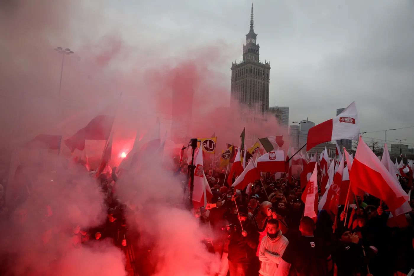 Jest śledztwo ws. spalenia flagi podczas Święta Niepodległości