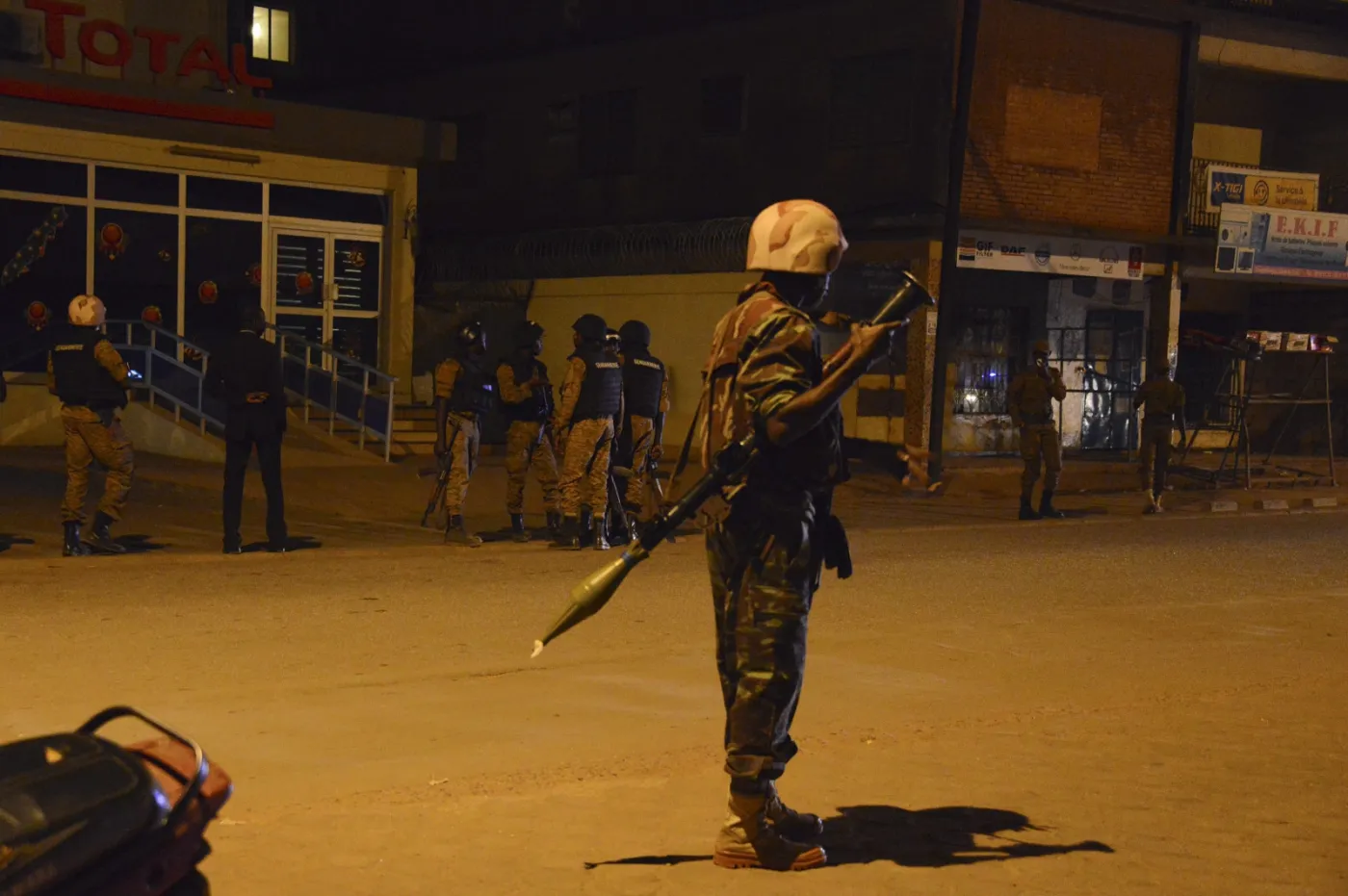 Atak terrorystów na hotel w Burkina Faso. Są zabici i ranni