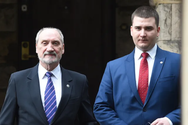 MON: Rozpoczynają się prace podkomisji smoleńskiej