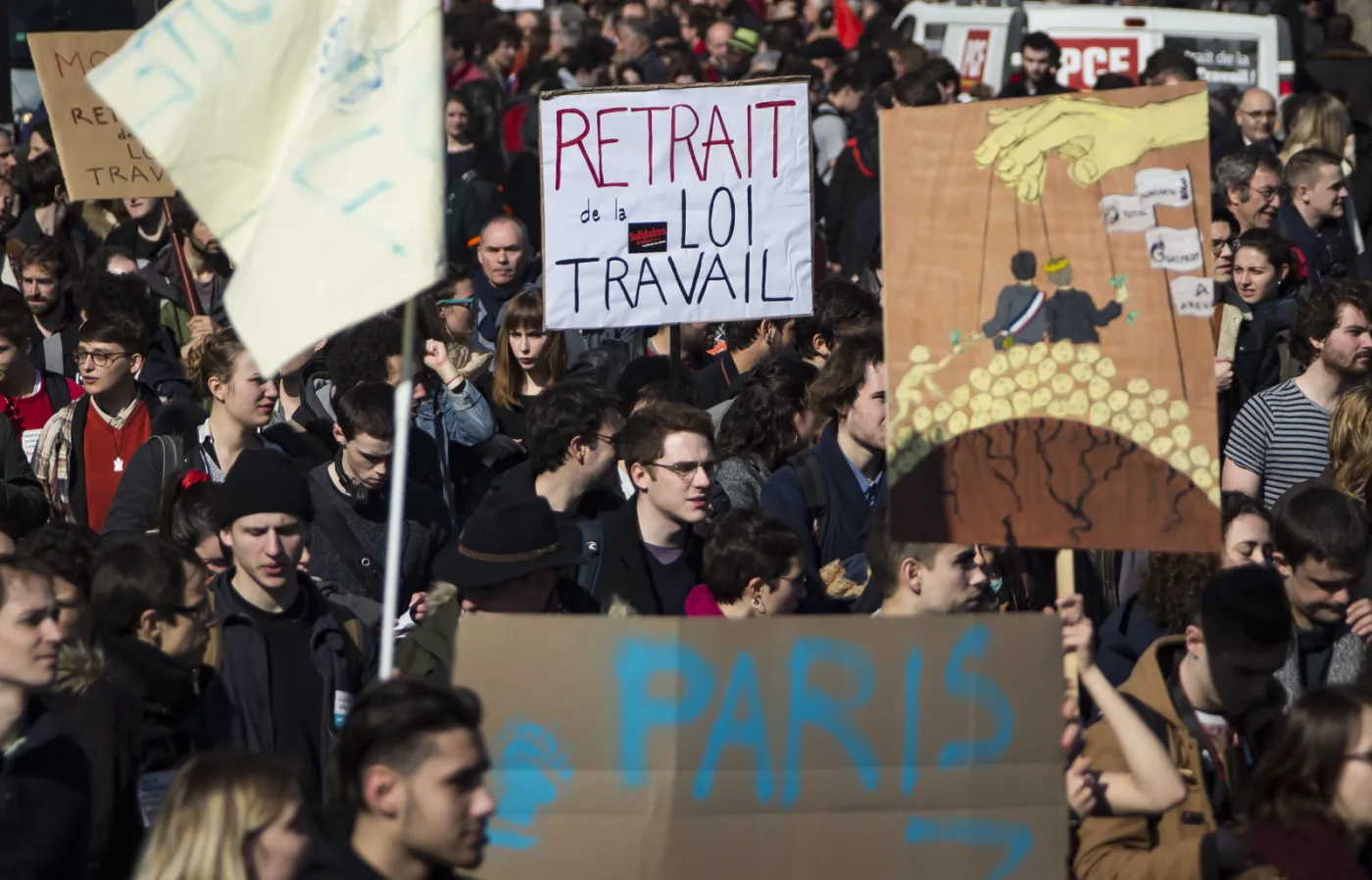 Francja: Masowe protesty przeciw projektowi reformy prawa pracy
