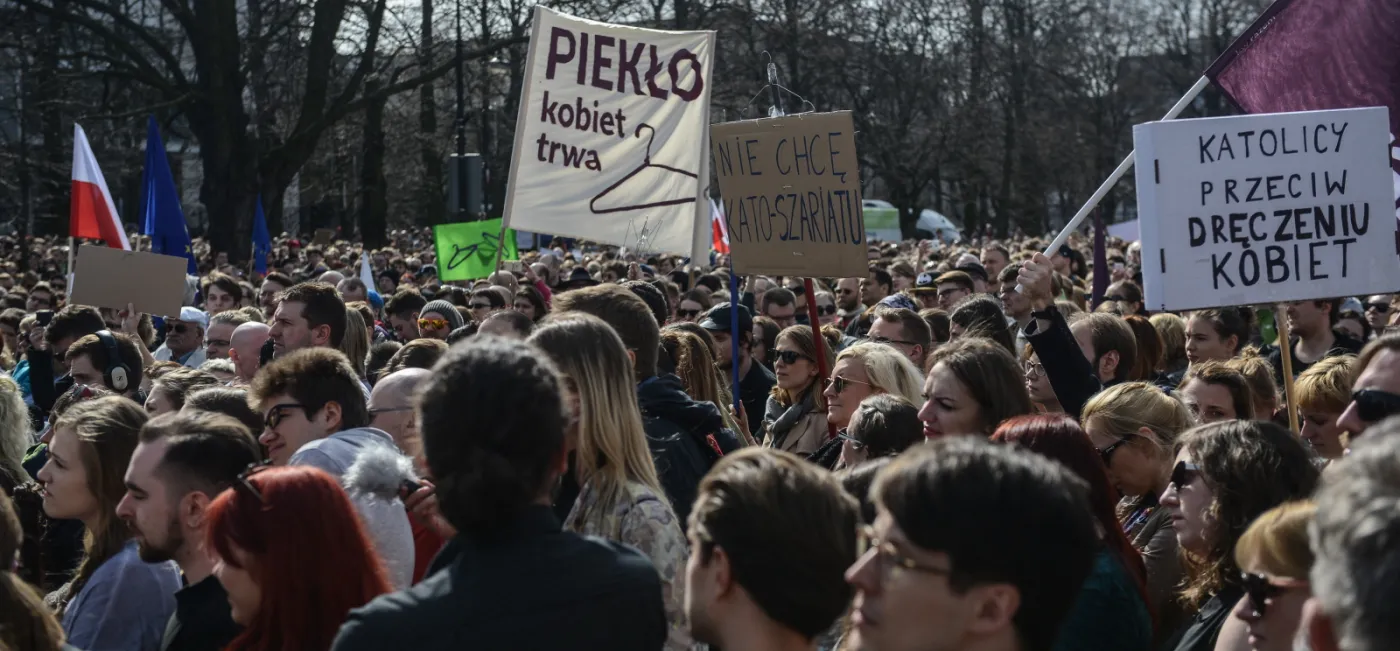 Uczestnicy manifestacji przeciwko ustawie antyaborcyjnej