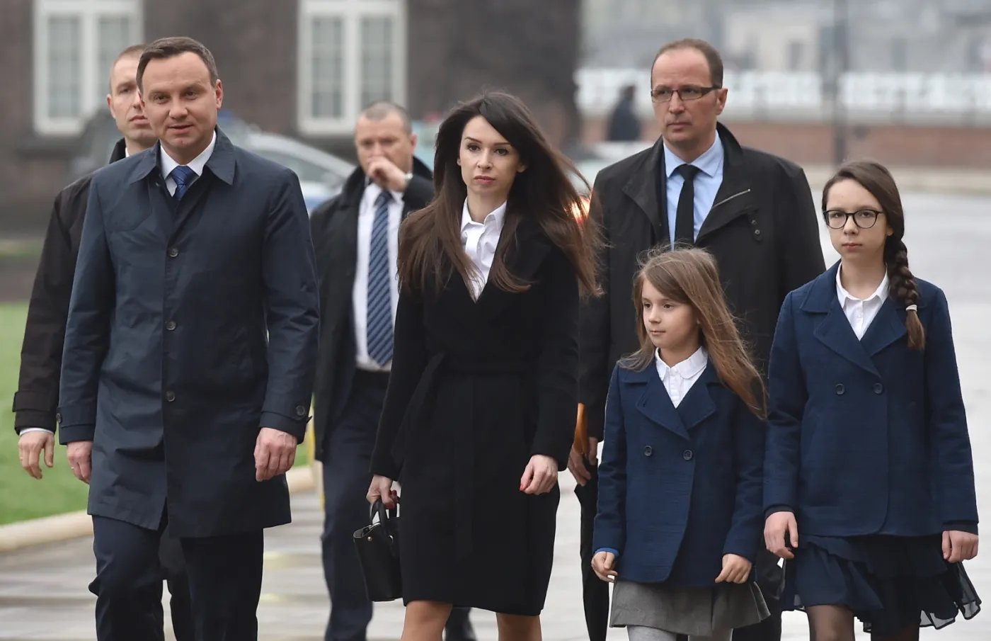 Prezydent Duda na grobie Lecha i Marii Kaczyńskich