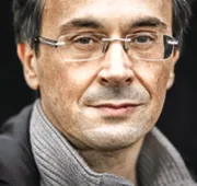 2530388-piotr-nesterowicz-pisarz-reporter.jpg