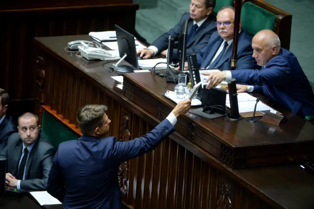 Petru: Apelujemy do prezydenta by zawetował również ustawę o sądach powszechnych