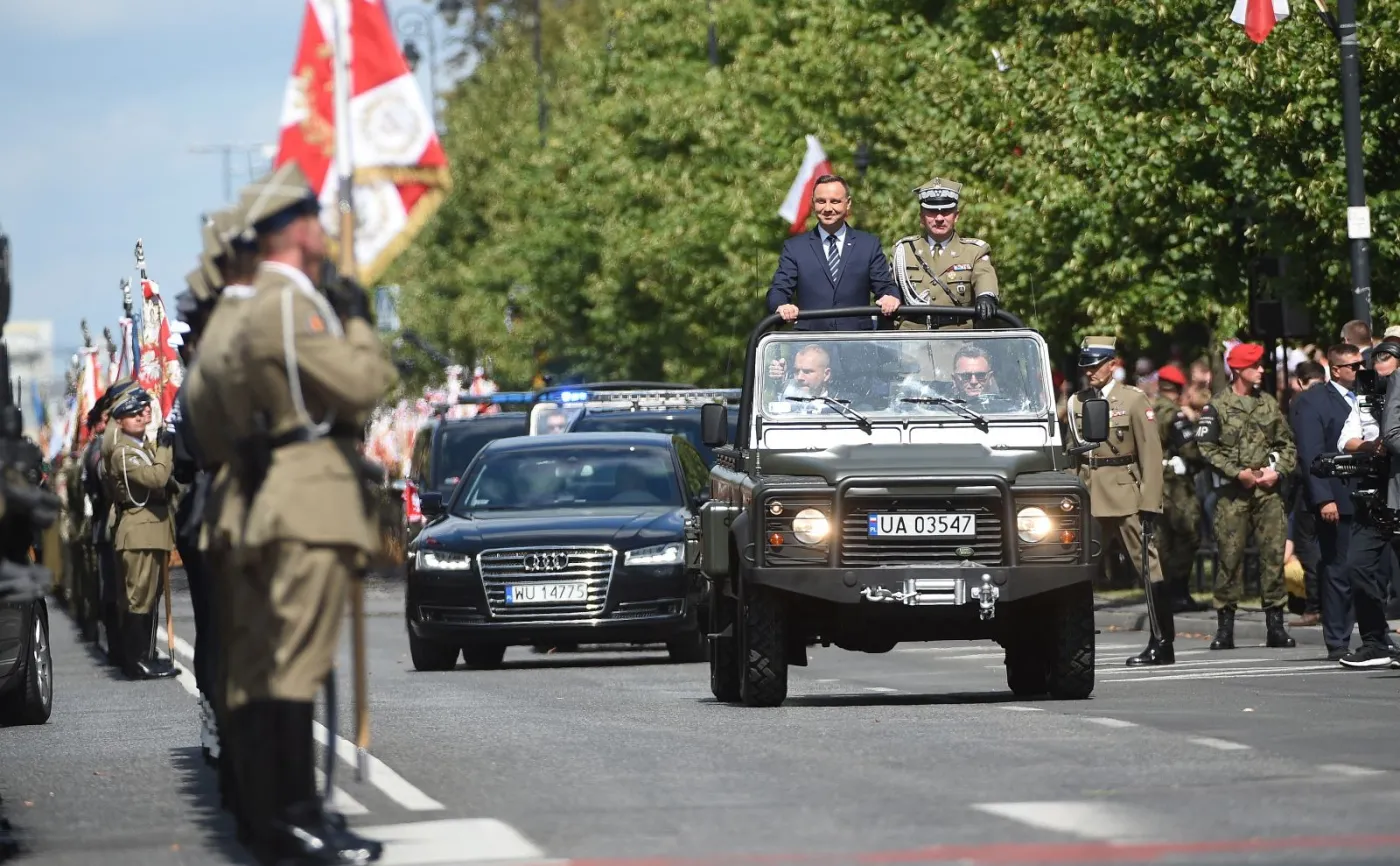 3053257-prezydent-andrzej-duda-w-asyscie.jpg