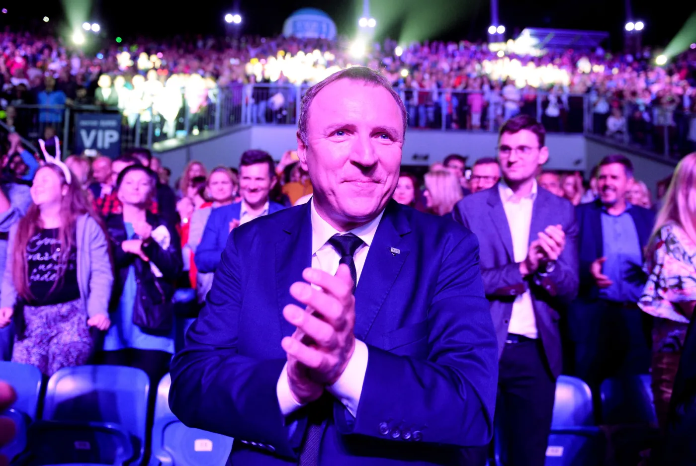 "Fakt" podał, że przyjaciółka Kurskiego dostała 68 tys. zł premii. TVP zapowiada pozew