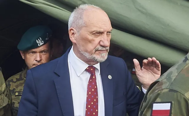 Macierewicz: Obecność sił NATO w Polsce jest gwarancją, że bezpieczeństwo wróci do Europy