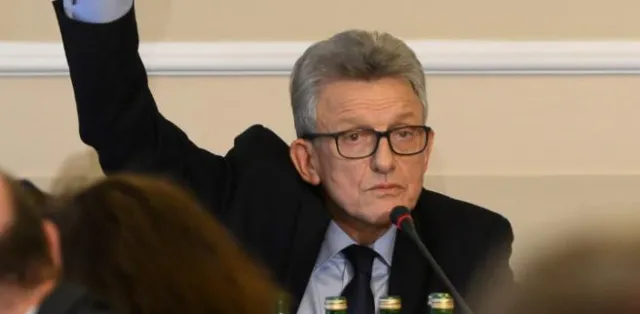 Budka o zachowaniu Piotrowicza przy pracy nad projektem o KRS: Pan poseł w sposób niespotykany do tej pory prowadzi tę komisję