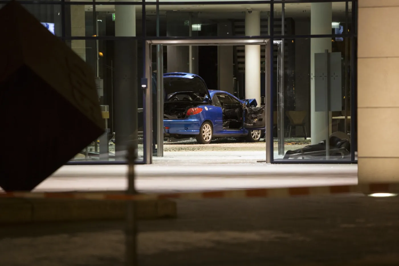 Niemcy: Auto staranowało wejście do centrali SPD w Berlinie