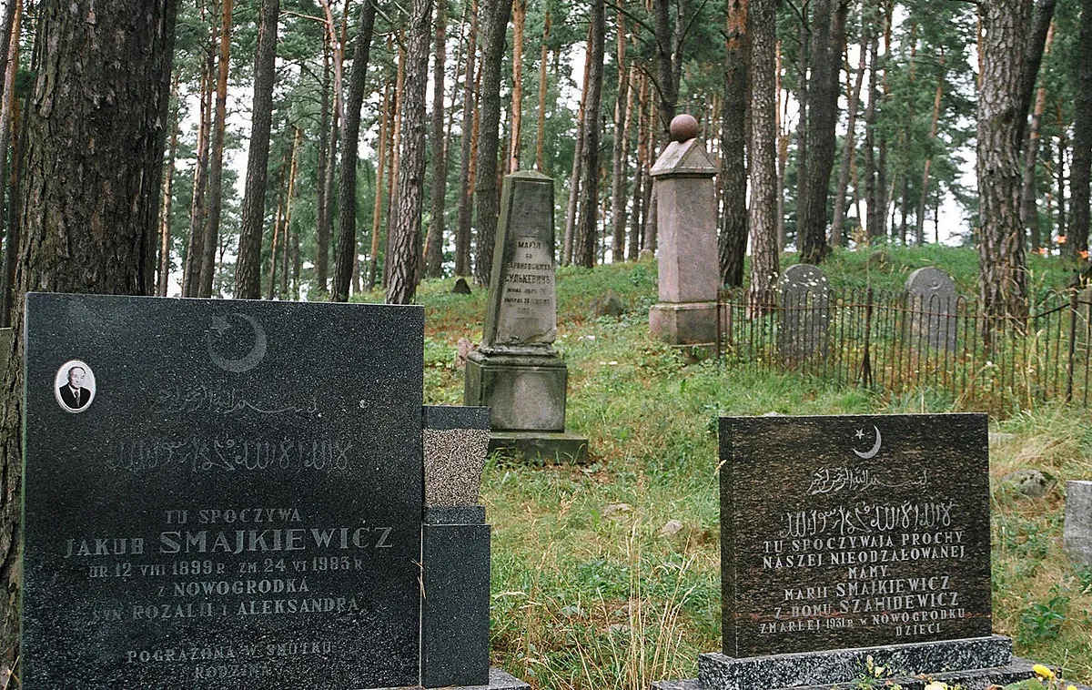 Podlaskie: Powstanie album o tradycjach pogrzebowych polskich Tatarów
