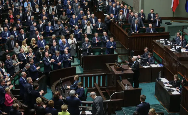 CBOS: 65 proc. Polaków źle ocenia pracę posłów; 21 proc. - dobrze