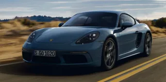 2874858-porsche-718-cayman-i-ford-fiesta.jpg