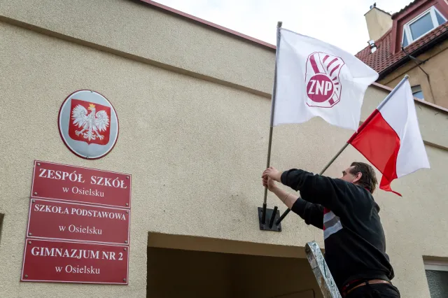 Rozpoczyna się protest nauczycieli. Szydło: Mam nadzieję, że strajk nie zakłóci pracy szkół