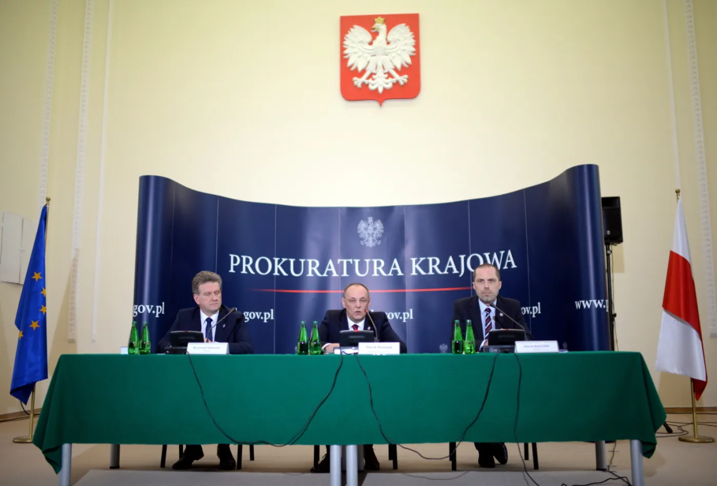 Śledztwo smoleńskie: Prokuratorzy przeanalizowali blisko 2 tysiące tomów akt