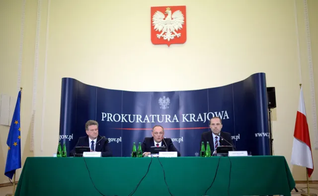 Śledztwo smoleńskie: Prokuratura planuje jeszcze 40 ekshumacji w 2017 roku