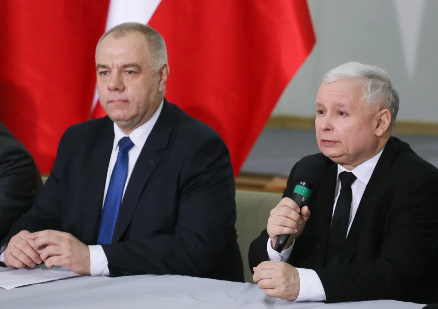 Sasin: W październiku rozstrzygnięcie konkursu na pomniki smoleńskie