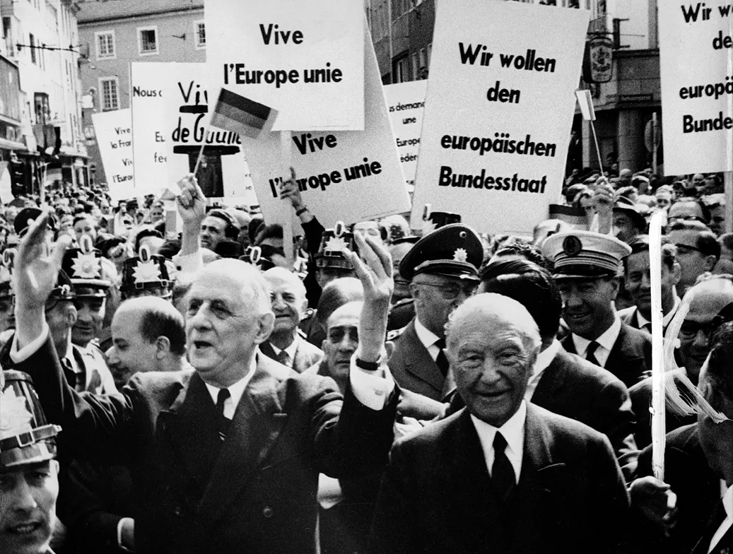 Być jak Charles de Gaulle. Emmanuel Macron marzy o mocarstwie