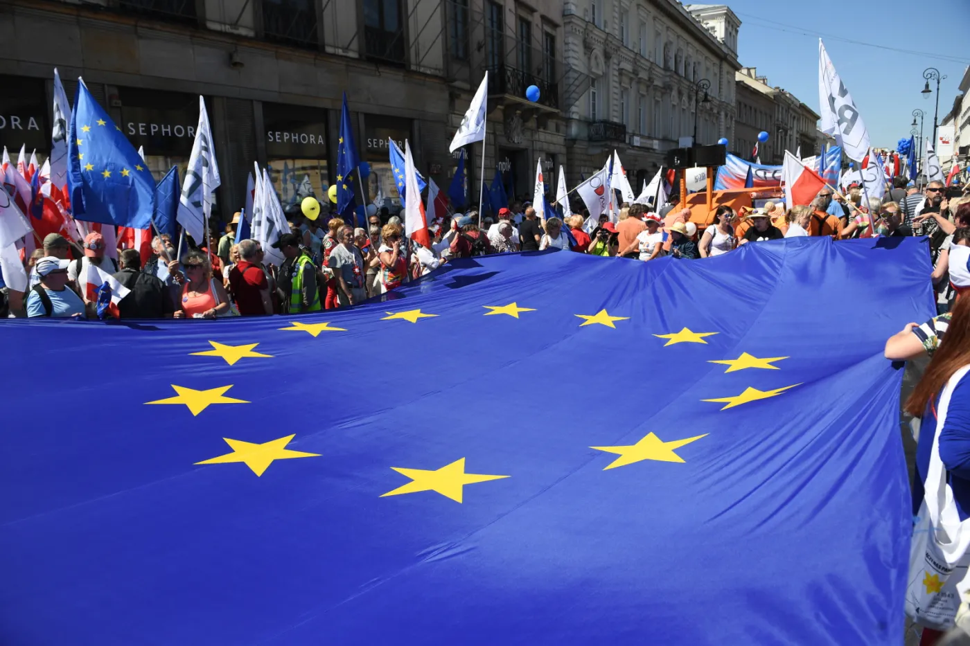 3331291-uczestnicy-organizowanego-przez.jpg