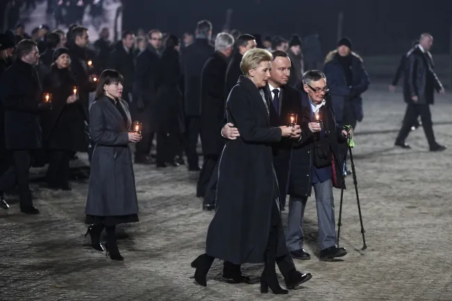 Duda: Nie godzi się patrzeć, jak zakłamywana jest prawda historyczna