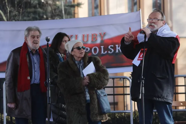 4443434-demonstracja-pod-tk-13-andrzej.jpg