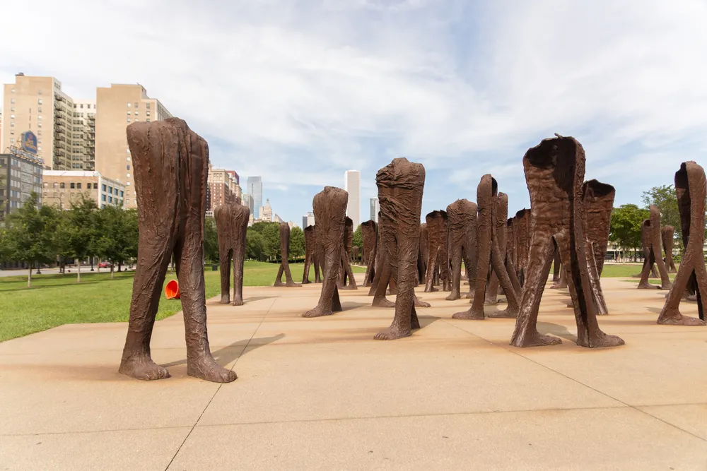Prace Abakanowicz na wystawie "Metamorfizm II"
