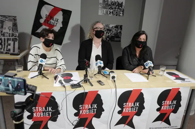 Warszawski Strajk Kobiet przedstawił swoje żądania. "Protesty będą trwały do czasu ustąpienia rządu"