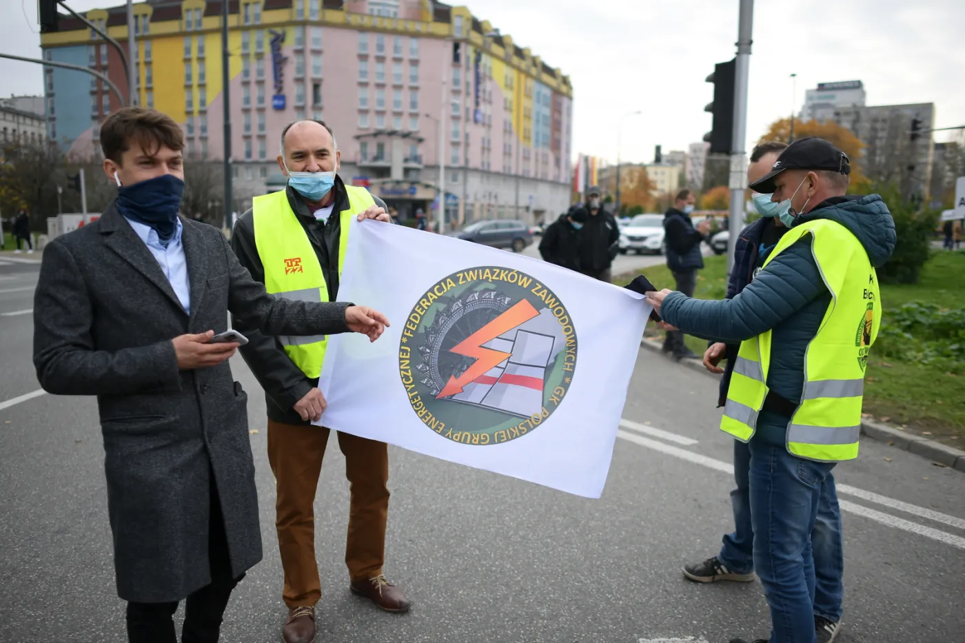 Przewodniczący Agrounii Michał Kołodziejczak podczas protestu rolników na placu Zawiszy w Warszawie