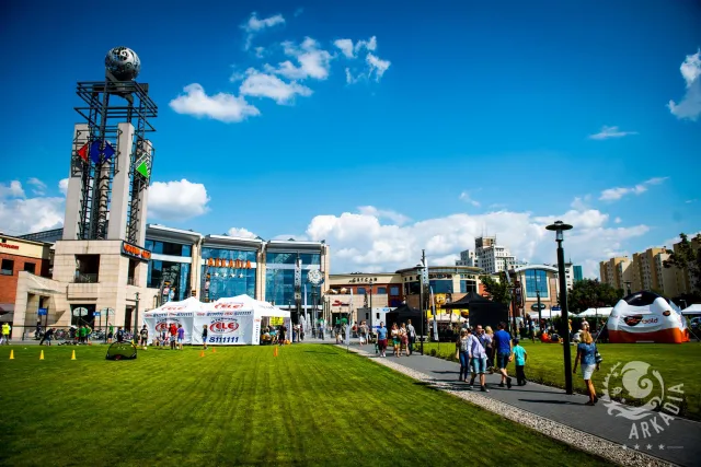 Zakaz handlu: Galerie wychodzą z mody, a biznes wychodzi na ulice