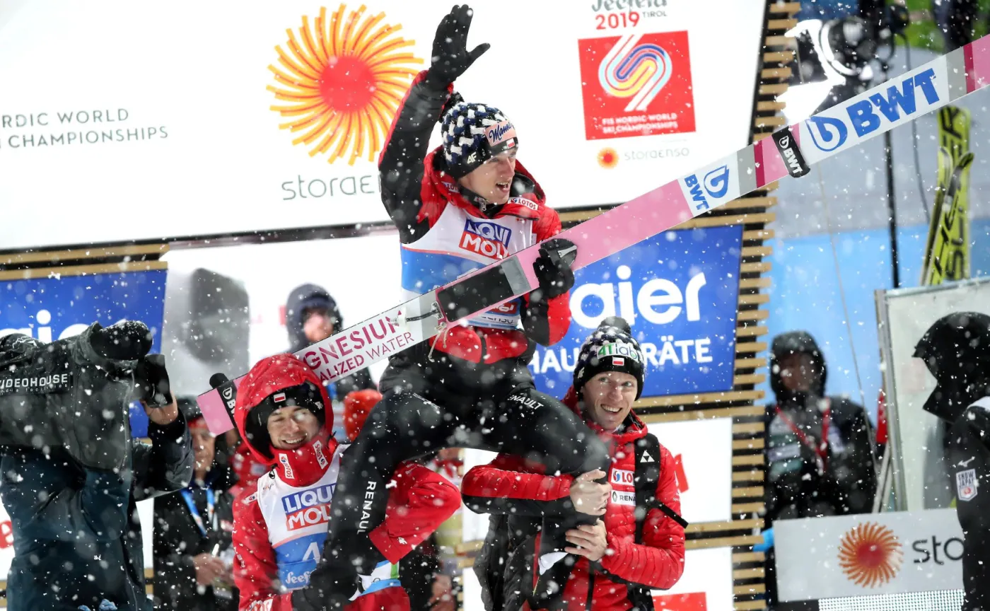Kubacki mistrzem świata, Stoch drugi! Polacy triumfują na skoczni w Seefeld