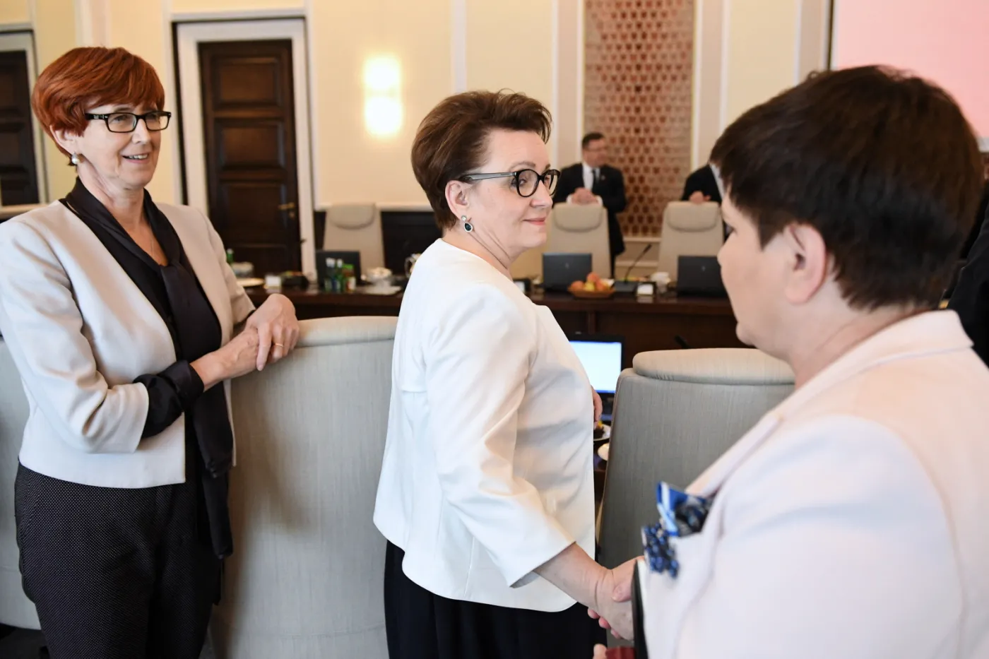 Nauczyciele dogadają się z rządem? Szydło: Ze strony FZZ i ZNP jest wola porozumienia