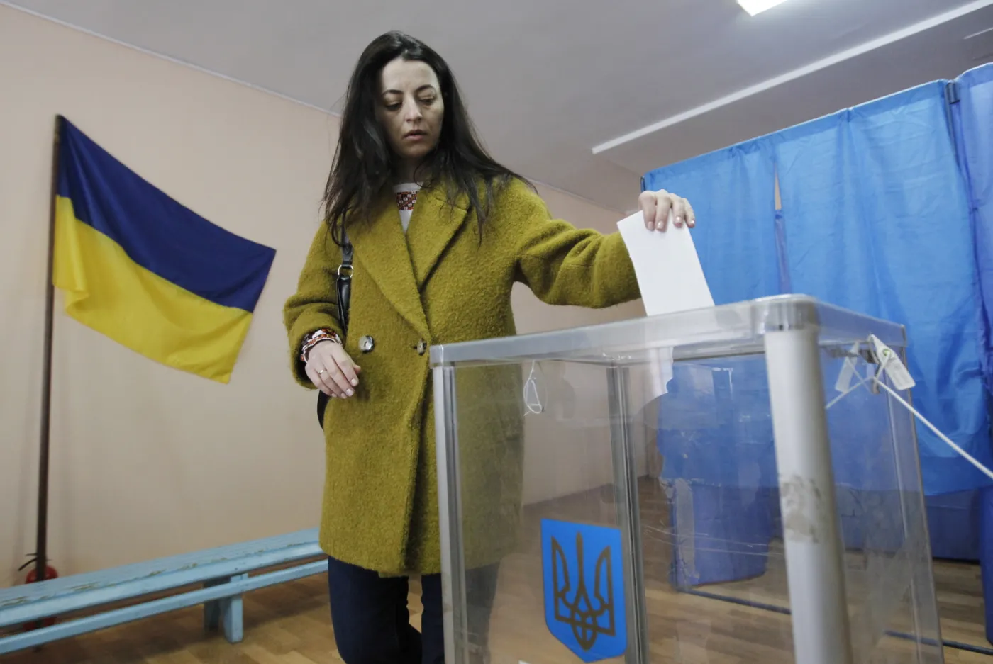 Rozpoczęła się II tura wyborów prezydenckich na Ukrainie