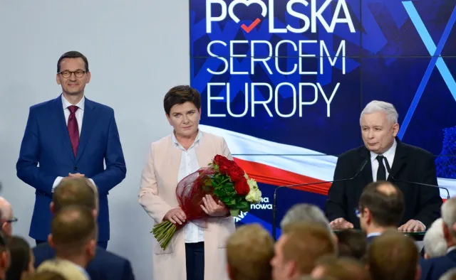 PiS zwyciężyło w siedmiu okręgach, Koalicja Europejska w sześciu [NAZWISKA Z OKRĘGÓW]
