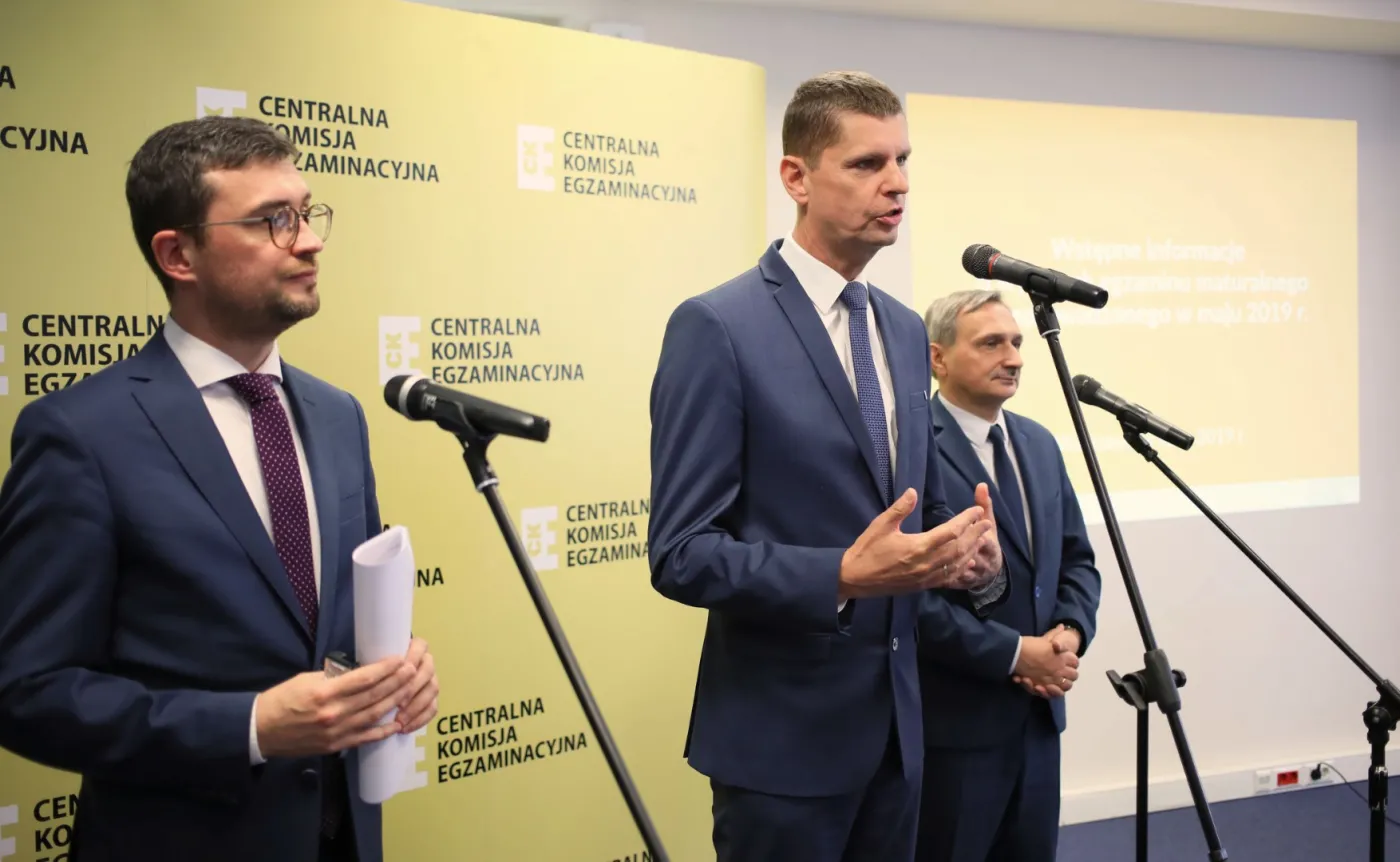 Piontkowski: Miejsc dla absolwentów szkół podstawowych i gimnazjów nie zabraknie