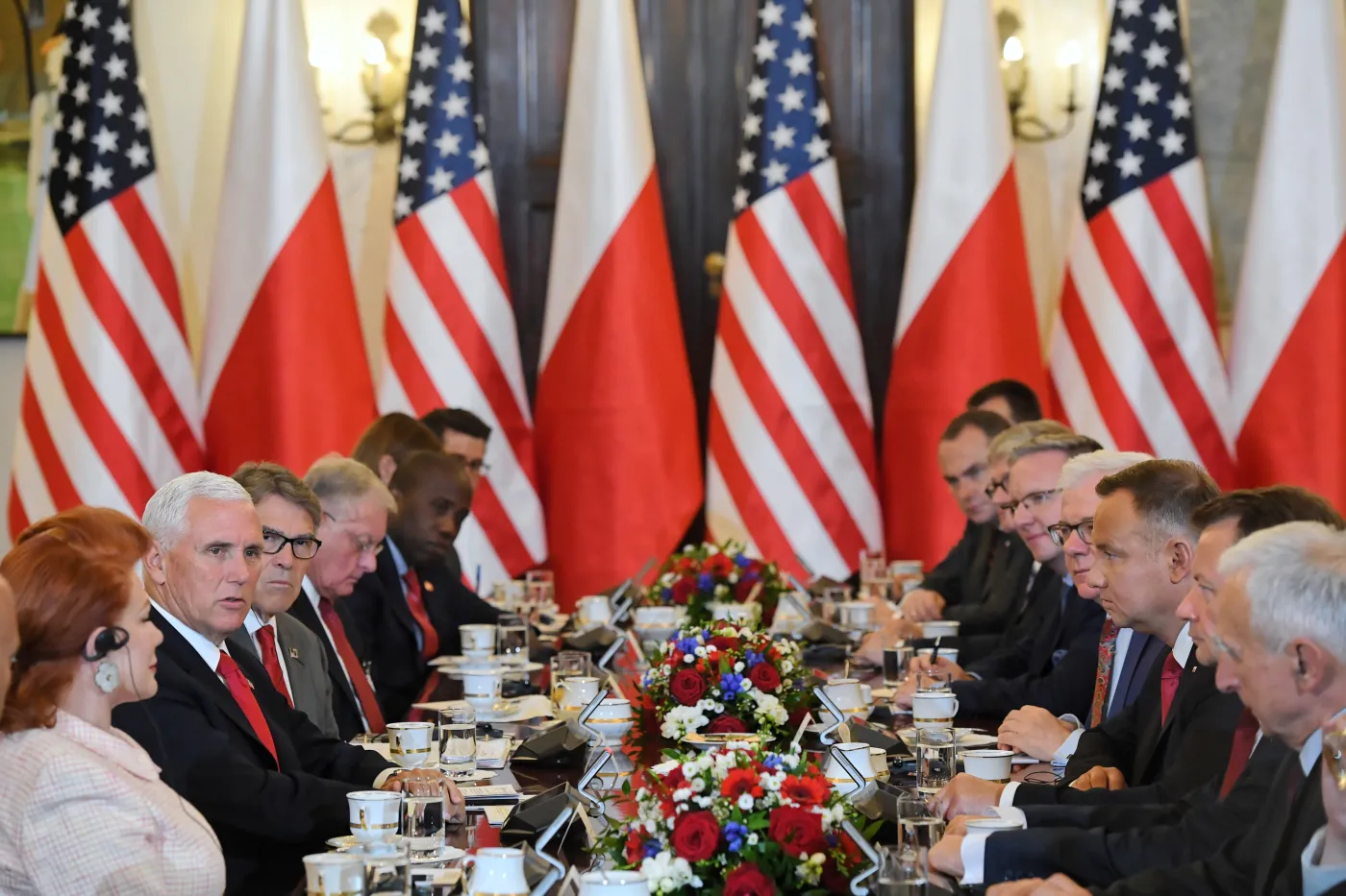 Pence: Polska zbliża się do spełnienia kryteriów objęcia programem ruchu bezwizowego
