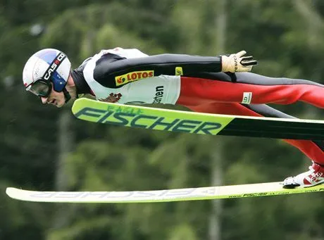skoki narciarskie letnie grand prixhinterzarten - kwalifikacjenz adam malysz10082007fot. alex domanski  contrast