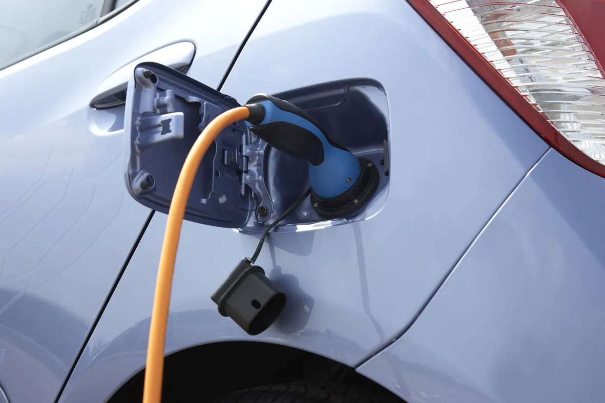 fr_i10_electric_2_j_244421a_912455.jpg