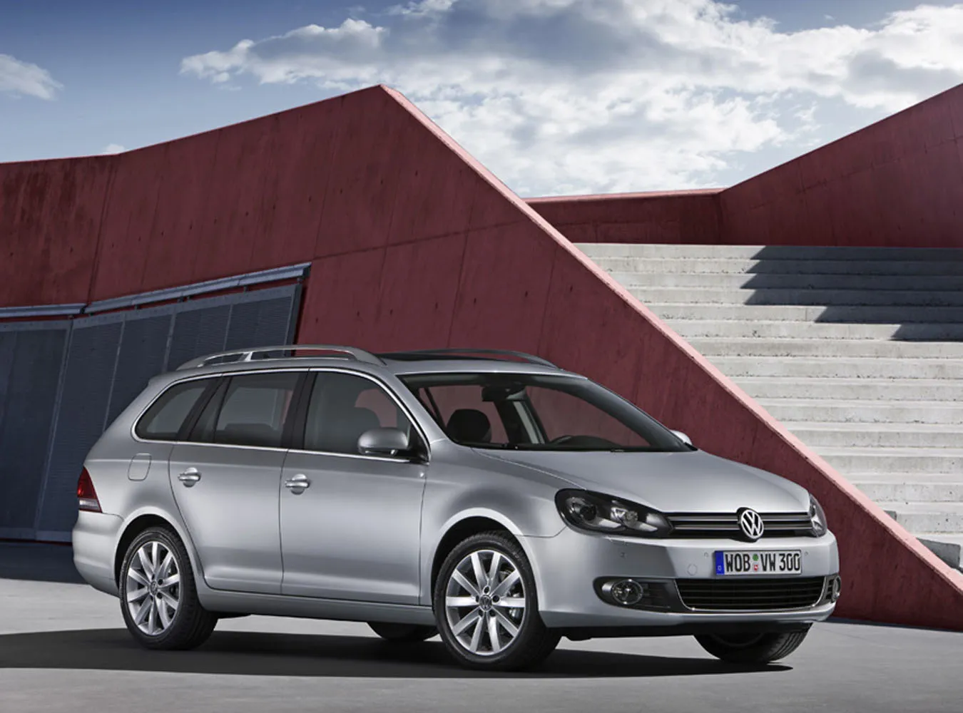 Nowe kombi Volkswagena przejechało Odrę
