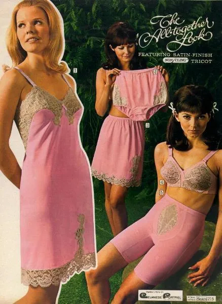 fr_pink_retro_ling_212592a_472609.jpeg